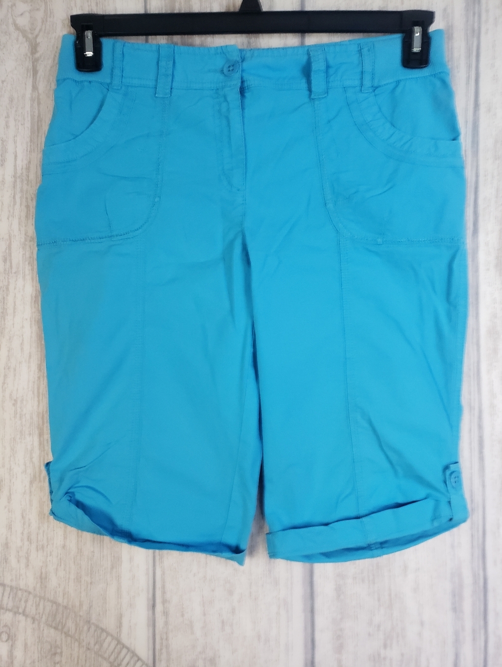 Chico's Turquoise Blue Crop Roll Cuff Bermuda Shorts Comfort Waistband Sz 1 (8)